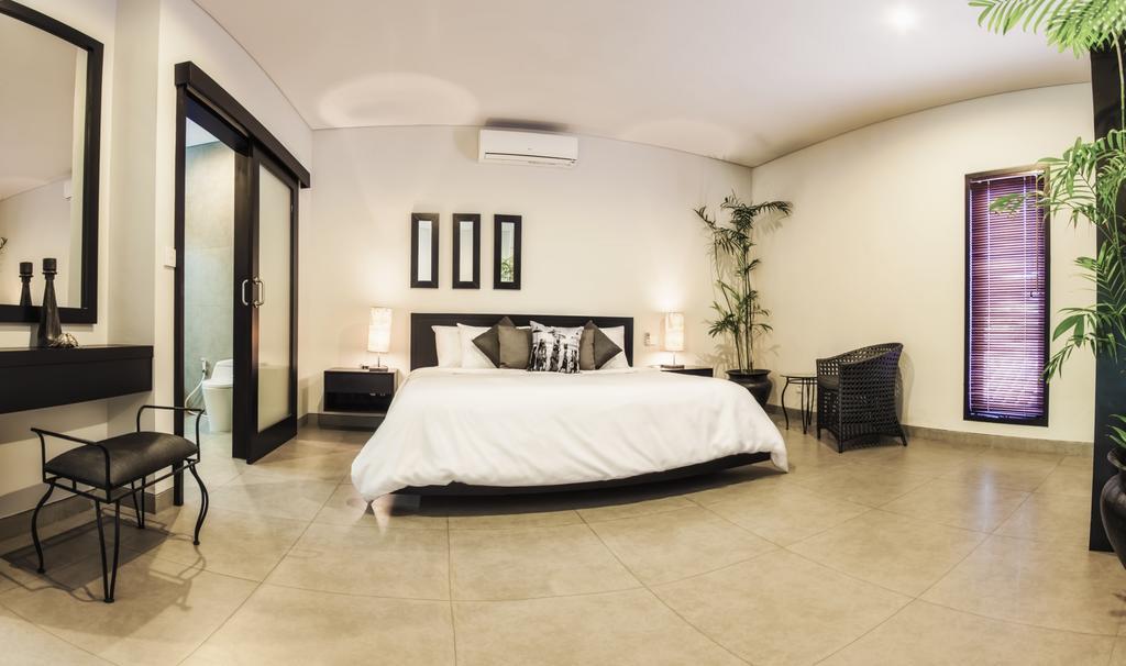 Villa Lamunan Seminyak Rum bild